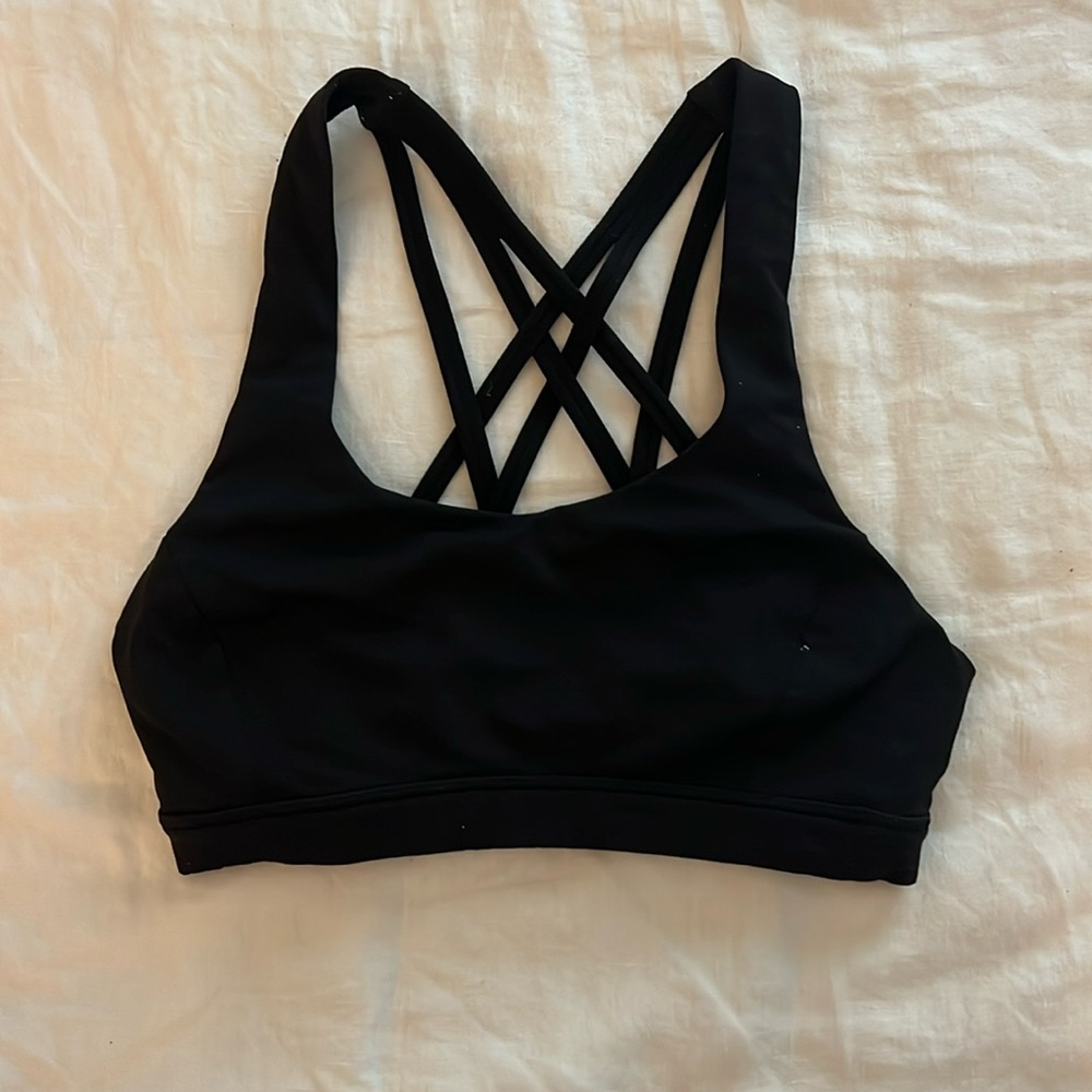 Black lululemon sports bra